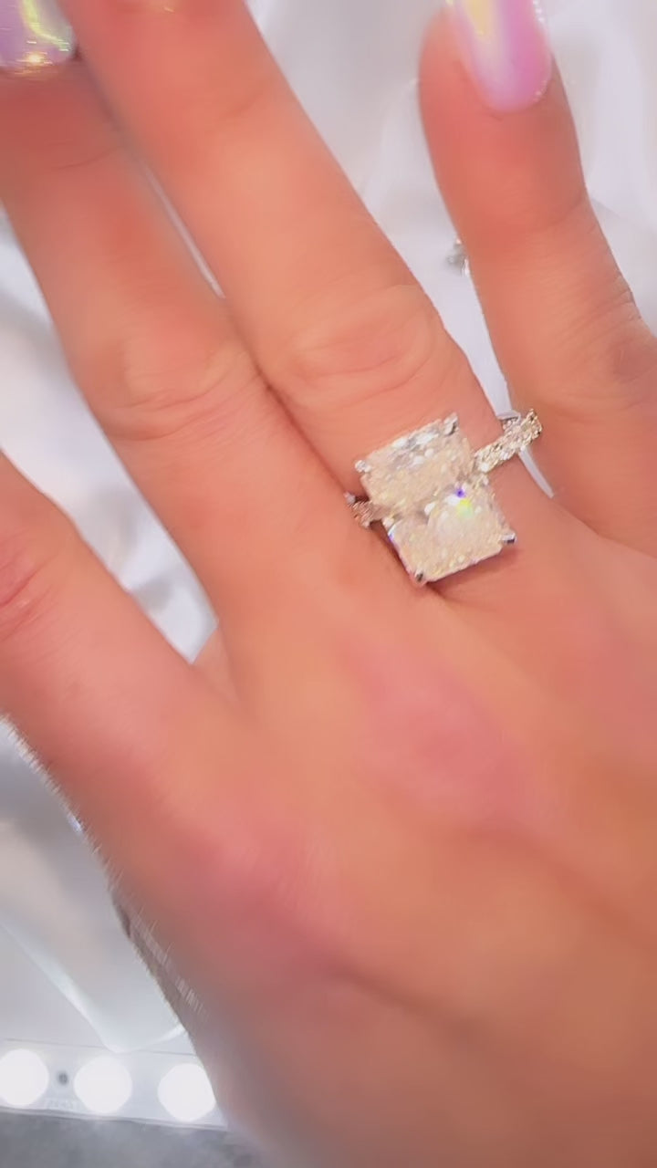 Maddie 6.5 CTW DEW Moissanite Ring - Silver