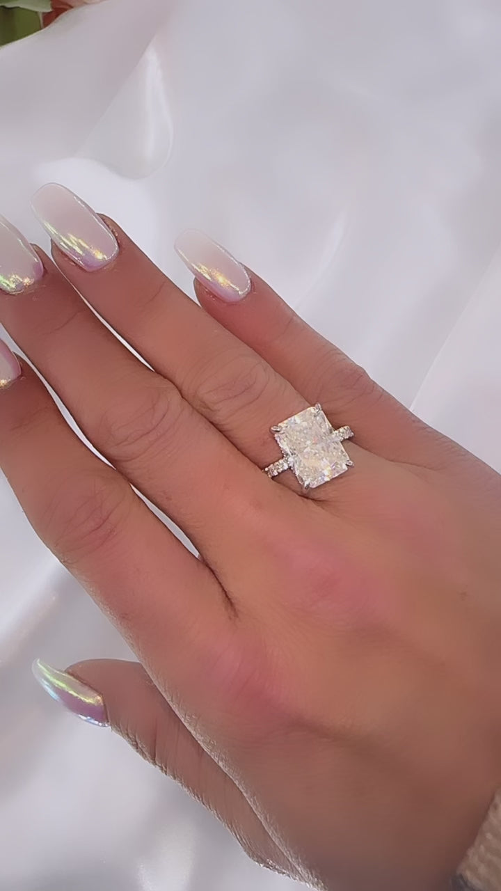 Maddie 6.5 CTW DEW Moissanite Ring - Silver